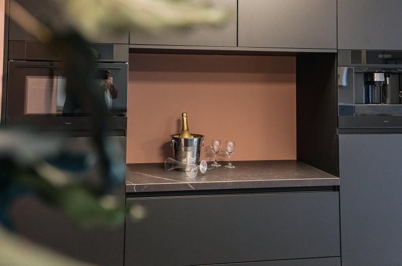 Greeploze zwarte keuken